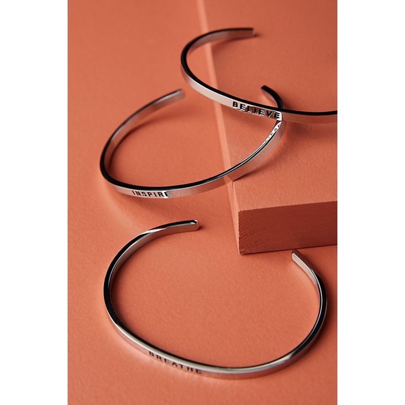 Anthropologie Jewelry - NWT Anthropologie Never Give Up MantraBand Silver